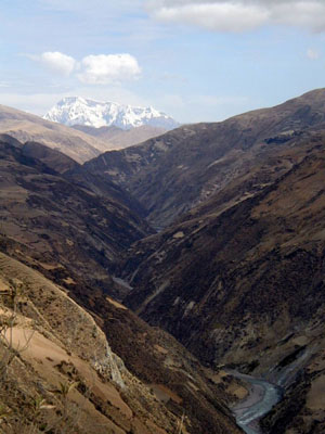 Sacred mountain Ausangate visible on the road to Mollamarka.